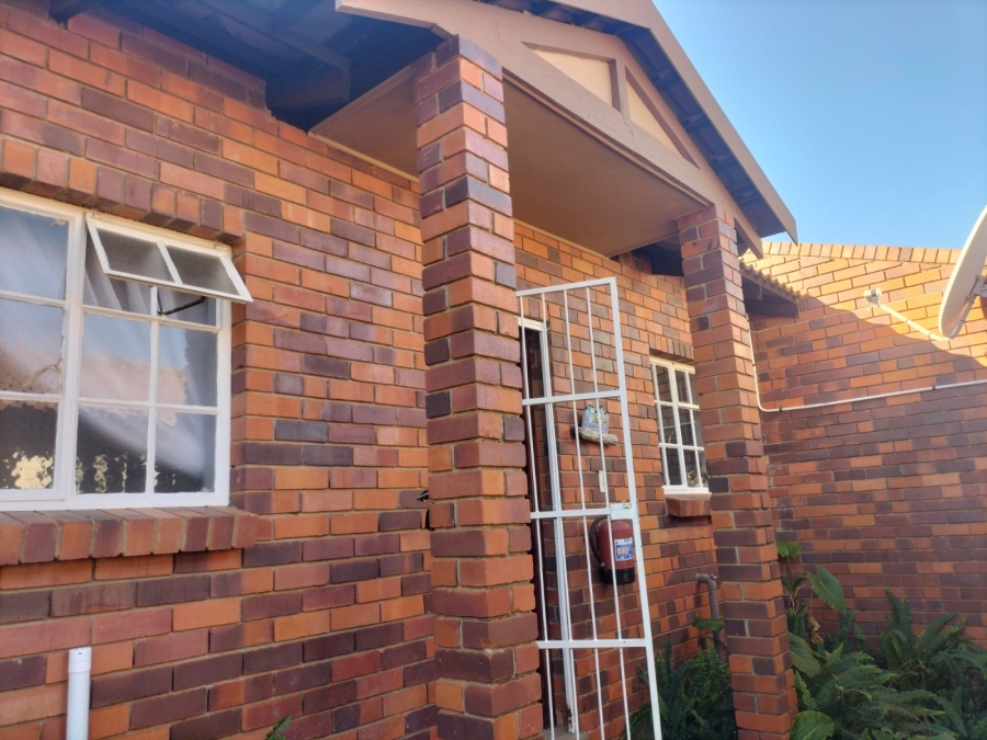 To Let 2 Bedroom Property for Rent in Langenhovenpark Free State